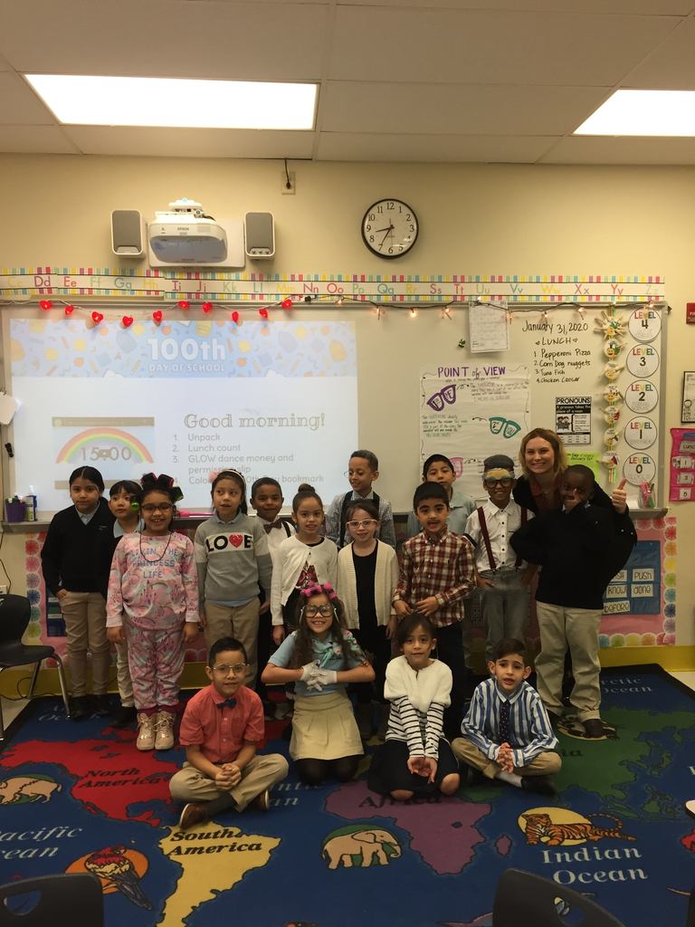 1st grade dressed up to celebrate the 100th day of school!